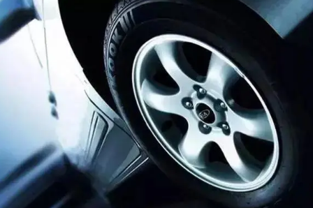 汽车轮胎噪音是什么原因导致的，轮胎噪音大怎么办？